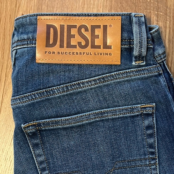 Diesel Larkee Straight Stretch Blue Denim Jeans - Picture 2 of 13
